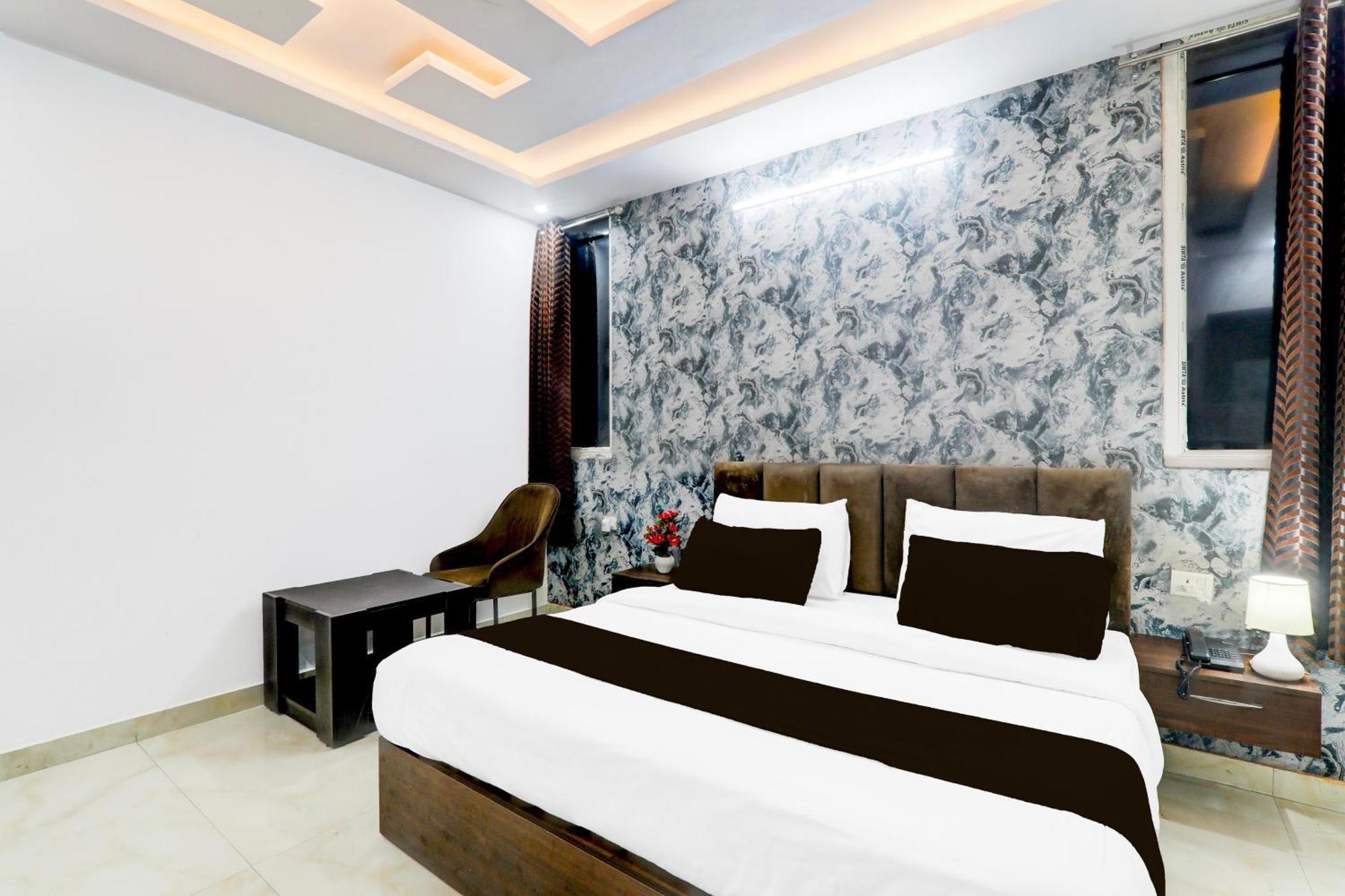Super Townhouse Shaheed Path Near Ambedkar University Formerly Kings Paradise Bijnaur 외부 사진