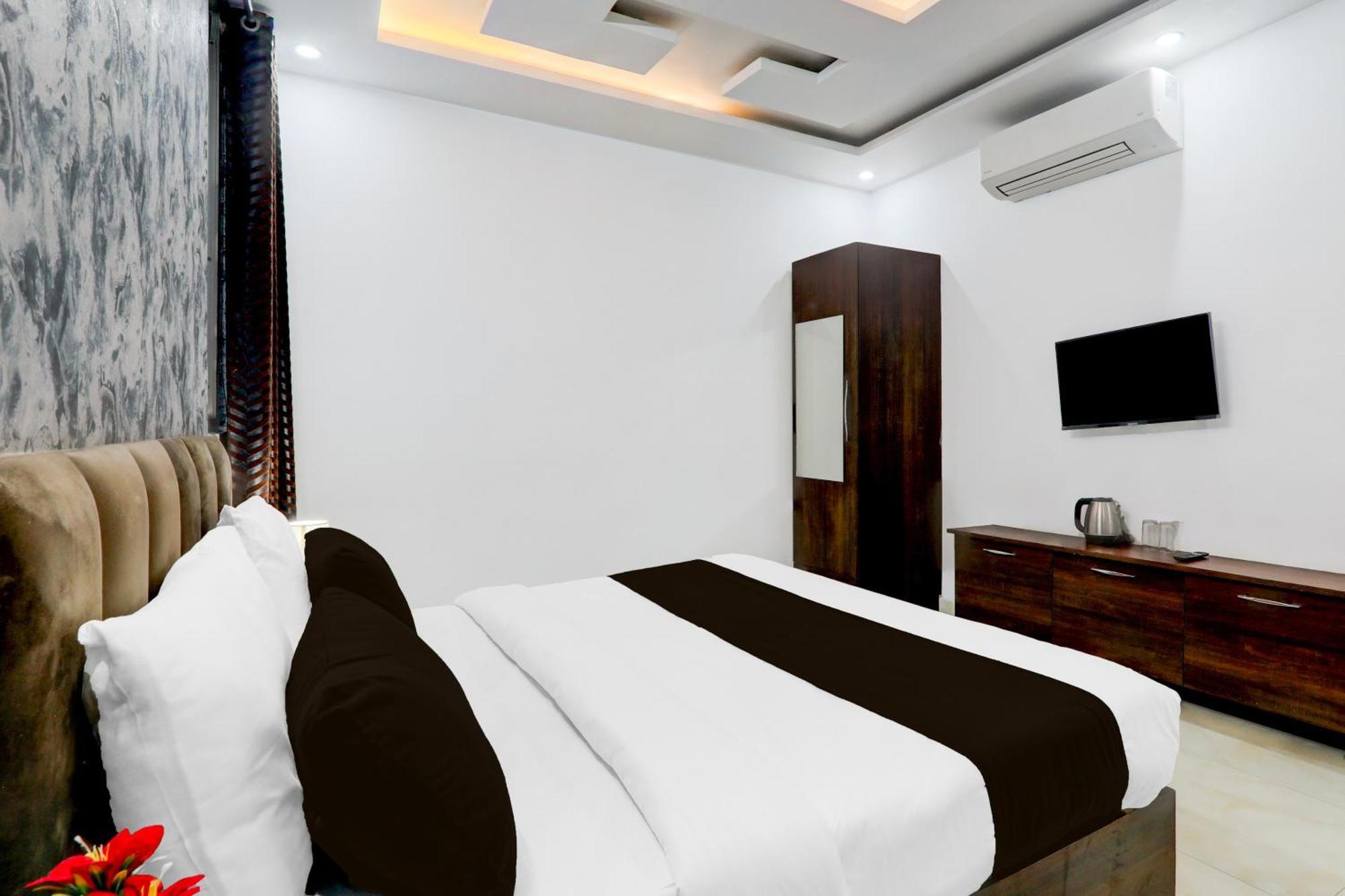 Super Townhouse Shaheed Path Near Ambedkar University Formerly Kings Paradise Bijnaur 외부 사진